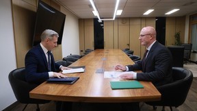 Дмитрий Чернышенко провёл рабочую встречу с губернатором Смоленской области Василием Анохиным