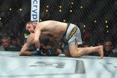 Махачев высказался о тройном чемпионстве в UFC