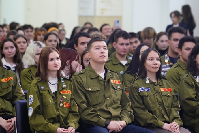 Радий Хабиров встретился с активистами студенческих отрядов Башкирии