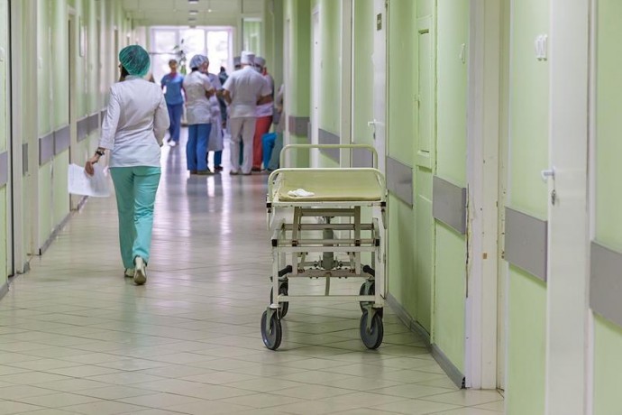 В Долгопрудном врачи достали кусок угля из носа женщины