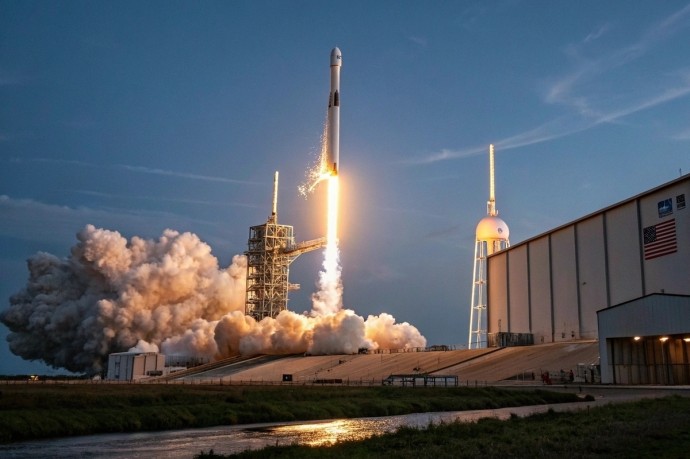 SpaceX запускает Миссию по спасению застрявших астронавтов