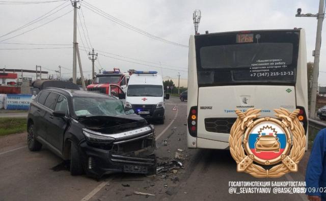 Под Уфой расследуют причины аварии с автобусом с 25 пассажирами Под Уфой расследуют причины аварии с автобусом с 25 пассажирами