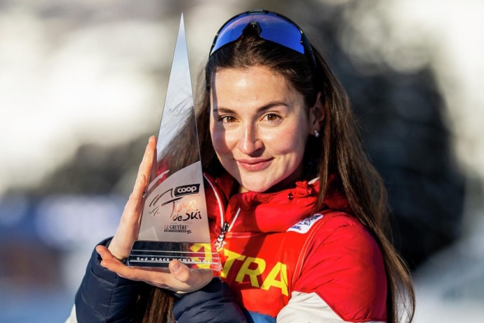 Ступак раскритиковала Большунова, который нанёс травму сопернику после финиша спринта Ступак раскритиковала Большунова, который нанёс травму сопернику после финиша спринта