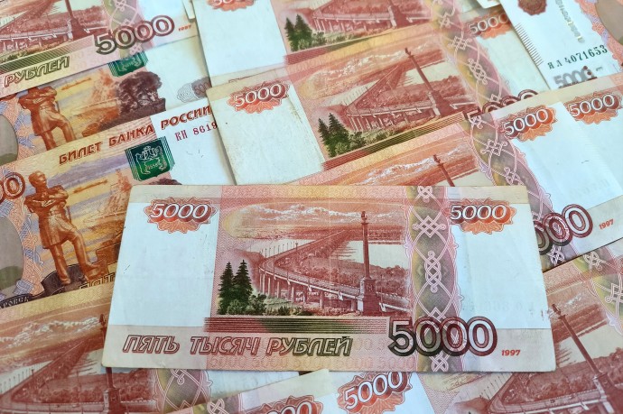 В 2024 году приставы взыскали с должников почти 1,3 трлн рублей