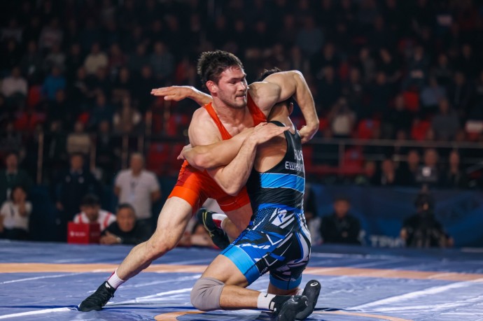 Виктор Рассадин и Айаал Белолюбский сегодня сразятся на чемпионате Азии