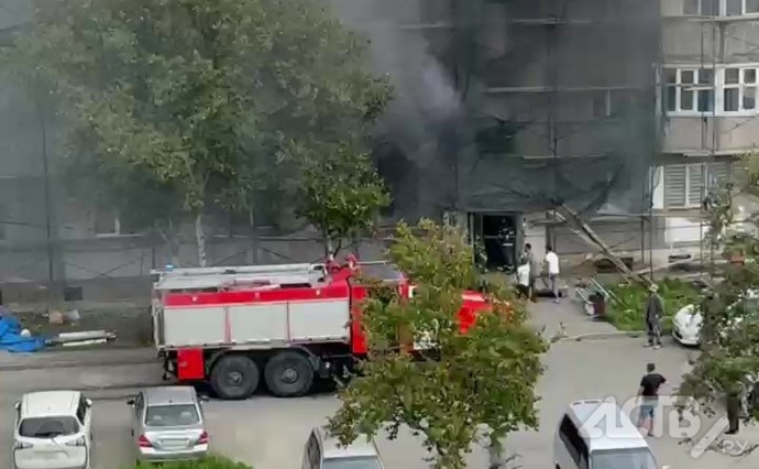 Очевидцы: женщина пострадала при пожаре в Корсакове