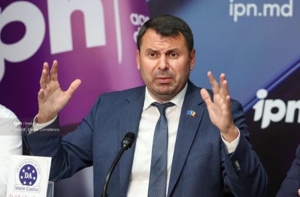 Санду хочет изменить Конституцию Молдавии, ПДС нужны наши мандаты — Костюк