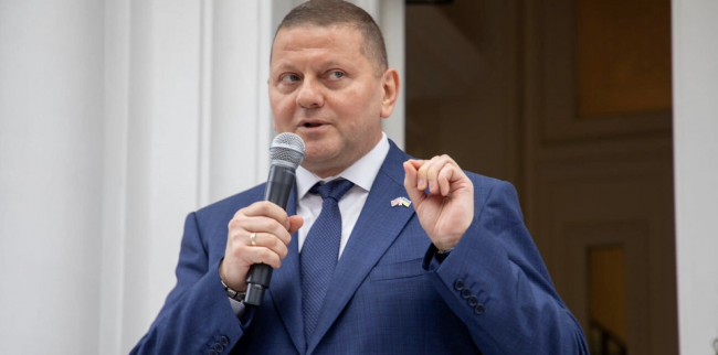 Надо воспользоваться: Залужный рассчитывает, что США сбросят Киеву устаревшие ракеты
