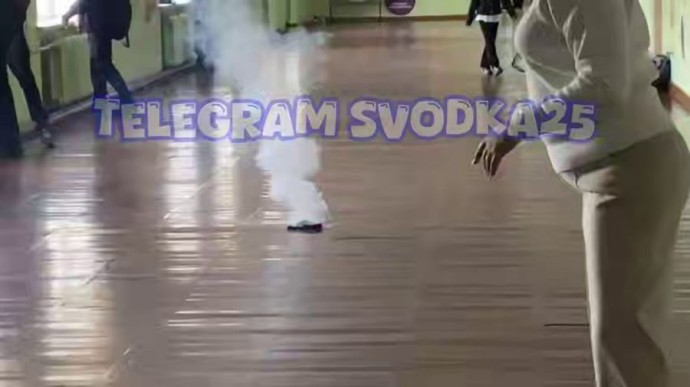 Детей эвакуировали из школы во Владивостоке из-за взорвавшегося телефона Детей эвакуировали из школы во Владивостоке из-за взорвавшегося телефона