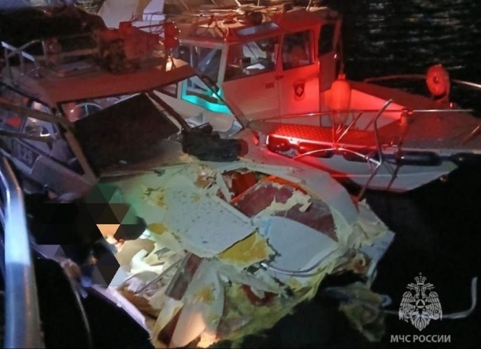 Трагедия в иркутской Листвянке: трое утонули при столкновении катера и корабля