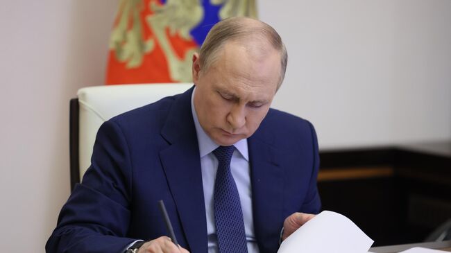 Путин подписал закон о цифровизации материнского капитала
