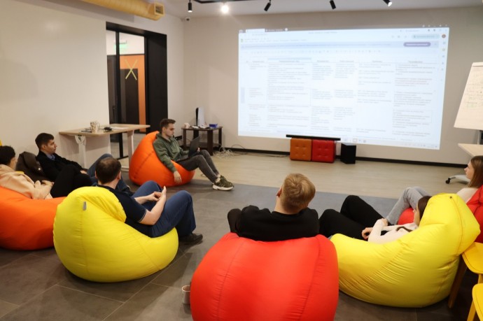 Костромичей приглашают на работу с зарплатой 100 тысяч рублей