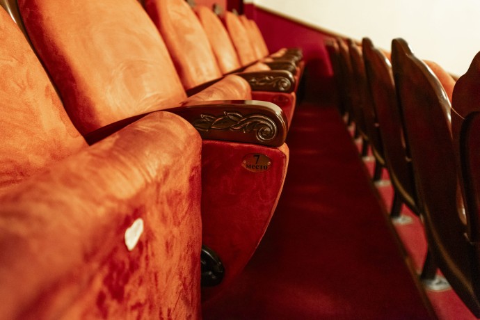 В Малом зале Екатерининского собрания пройдет премьера «Бешеных денег» В Малом зале Екатерининского собрания пройдет премьера «Бешеных денег»