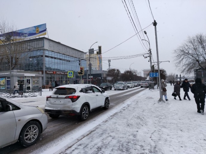 В Улан-Удэ сильный ветер и мокрый снег