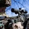 Российские войска взяли под контроль участок дороги у Юнаковки