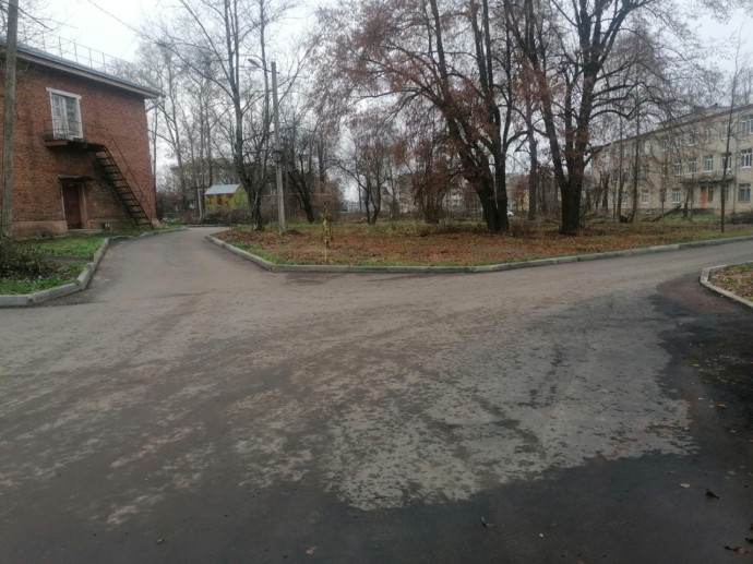 Завершается ремонт внутренних территорий пяти больниц Ярославской области Завершается ремонт внутренних территорий пяти больниц Ярославской области