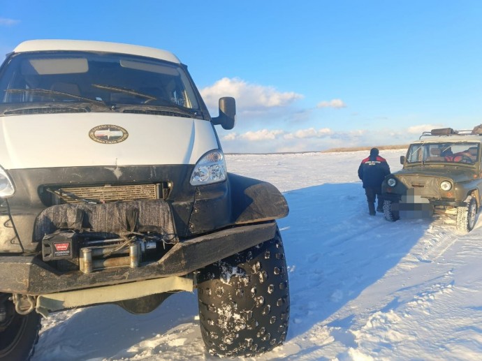В Намском районе Якутии спасли рыбаков, застрявших из-за снегопада