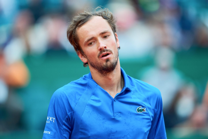 Даниил Медведев рассказал о проблемах со здоровьем перед стартом на турнире в Алма-Ате