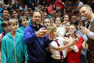 Карпин заявил, что дети задают вопросы лучше, чем журналисты