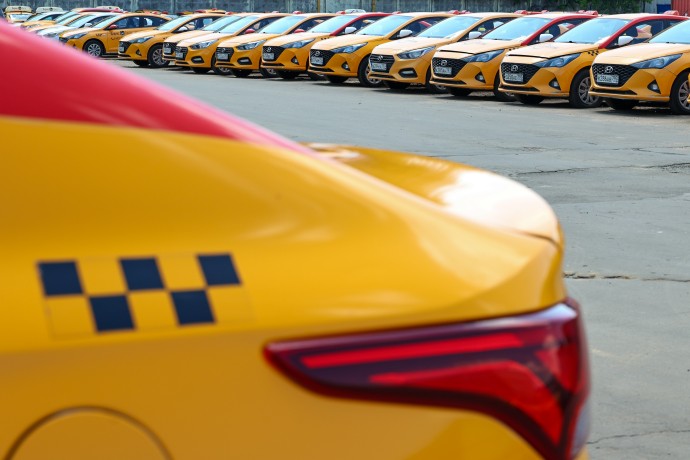 Таксисты просят отложить вступление в силу закона о локализации их машин