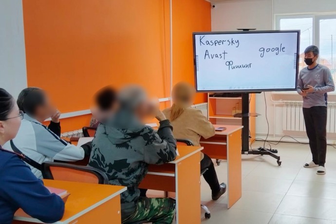 В Нюрбе осужденные повысили уровень компьютерной грамотности