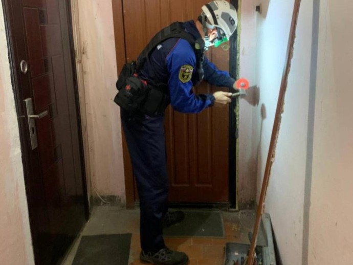 Пензенцы пожаловались на трупный запах из квартиры на улице Кижеватова