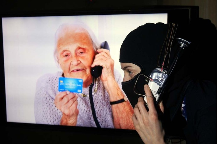 Назван топ-10 фраз мошенников для обмана россиян Назван топ-10 фраз мошенников для обмана россиян