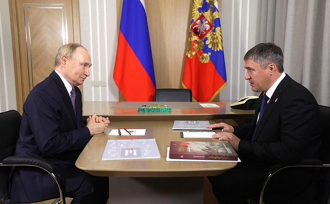 Встреча с губернатором Пермского края Дмитрием Махониным Встреча с губернатором Пермского края Дмитрием Махониным