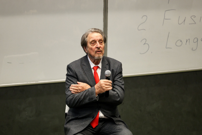 Отец Илона Маска рассказал, как воспитать «настоящего гения» Отец Илона Маска рассказал, как воспитать «настоящего гения»