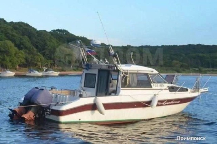 Поиски пропавшего рыбака на катере продолжаются во Владивостоке третий день