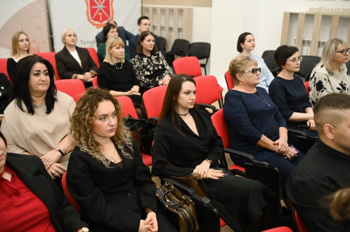Тульских экономистов наградили в профессиональный праздник