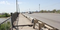 Ремонт астраханского моста через реку Камардан продолжается