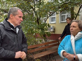 Белгородский губернатор посетил Маслову Пристань после ракетного обстрела