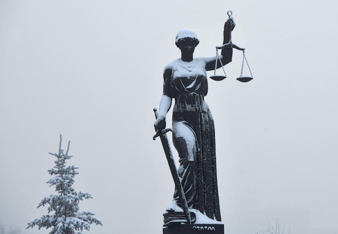 В Москве возбудили дело против женщины, принявшей роды дома в бассейне