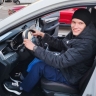Новгородский ветеран СВО Андрей Петров получил автомобиль с ручным управлением