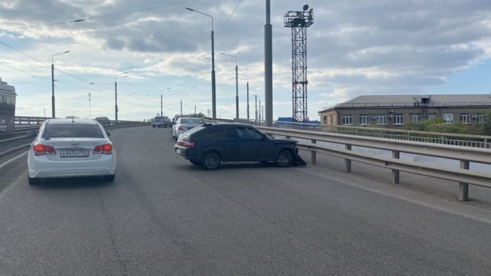 В Магнитогорске автоледи выпала из автомобиля и погибла