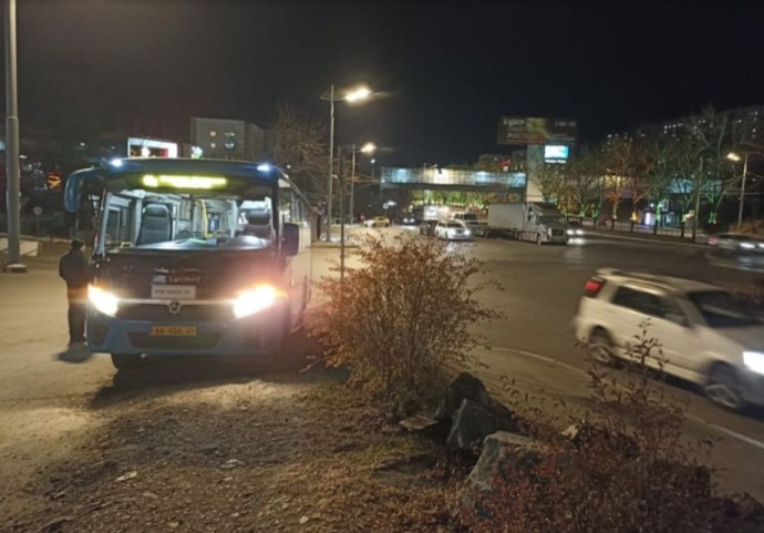 Двое пассажиров получили травмы в автобусах во Владивостоке