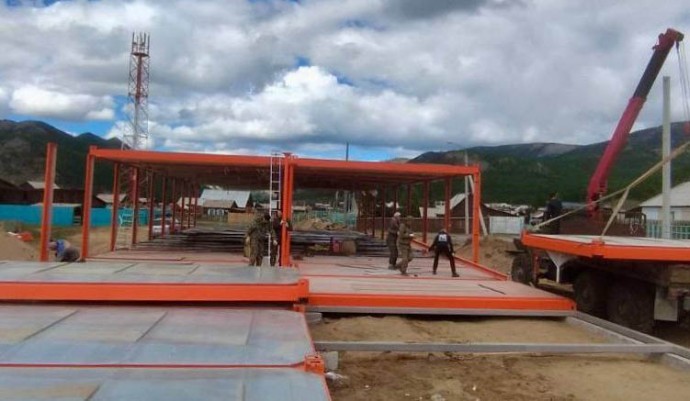 В райцентре Бурятии монтируют основание под модульную поликлинику