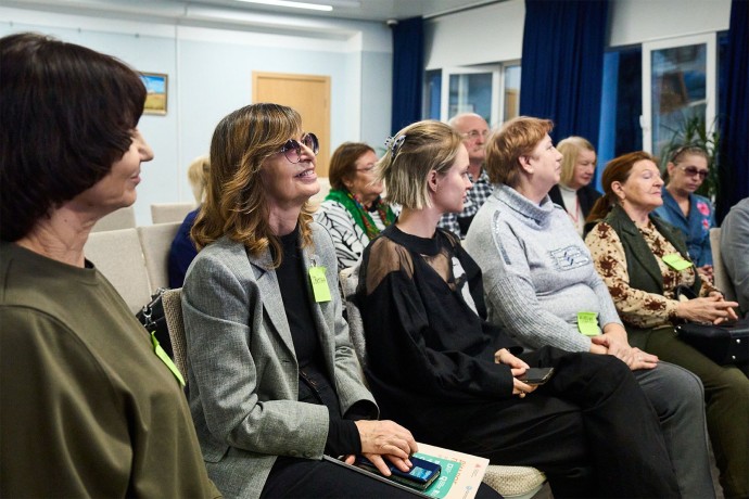 В центрах московского долголетия начался проект «Диалог поколений: услышать друг друга»