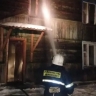Двухэтажная заброшка загорелась в Александровске-Сахалинском