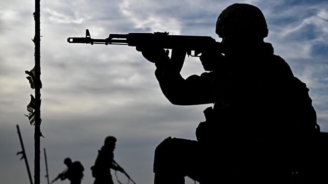 Бойцы ВС России срывают попытки ВСУ вырваться из окружения под Купянском Бойцы ВС России срывают попытки ВСУ вырваться из окружения под Купянском