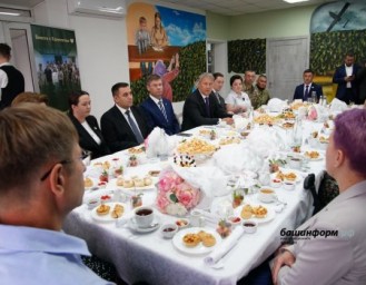 Глава Башкирии побывал в Доме СВОих в Стерлитамаке