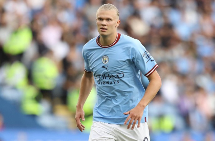 «Барселона» хочет летом подписать Холанна и готова включить в сделку своих игроков