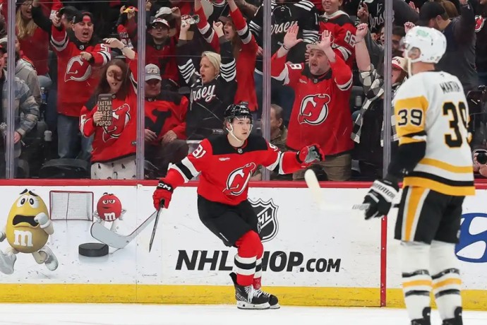 Гол Грюцюка помог "Нью-Джерси" обыграть "Питтсбург" Гол Грюцюка помог "Нью-Джерси" обыграть "Питтсбург"