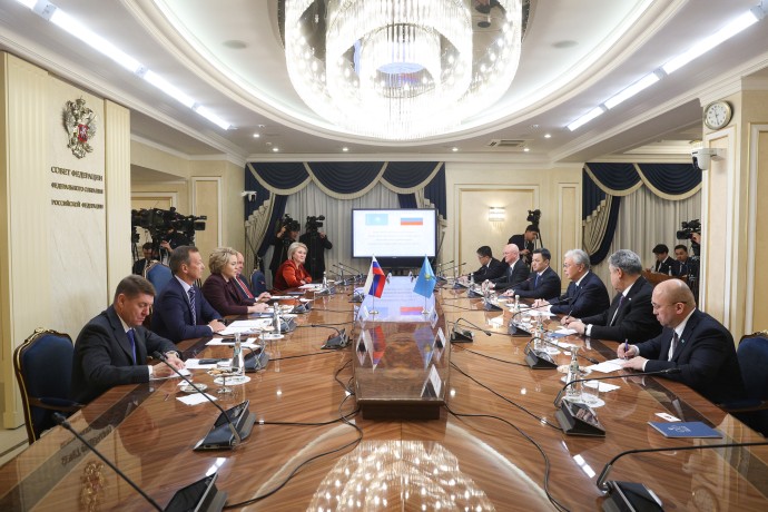 Матвиенко встретилась с лидером Казахстана Токаевым Матвиенко встретилась с лидером Казахстана Токаевым