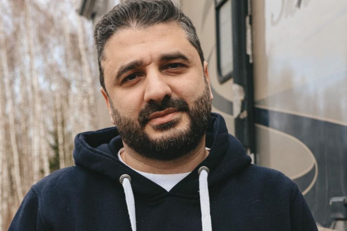 «Я не отказываюсь от своей позиции» — Сарик Андреасян после скандала со студентами киношколы