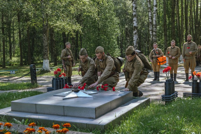 Дети из пяти регионов России приняли участие в Марше памяти, посвященном подвигу защитников Ленинграда