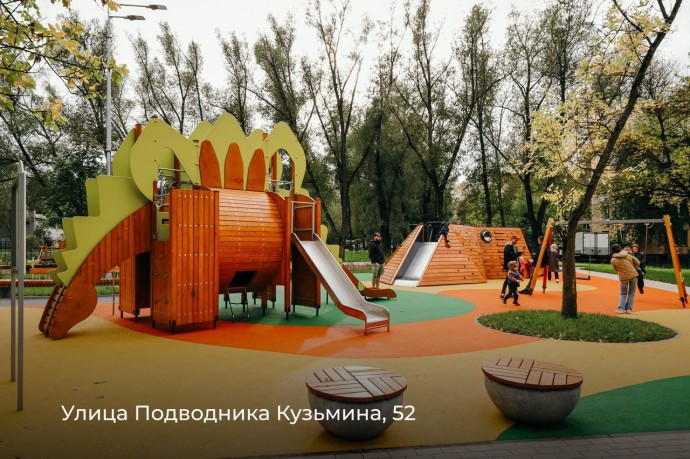 Александр Беглов: В рамках программы «Петербургские дворы» обновили 46 детских и 21 спортивную площадку