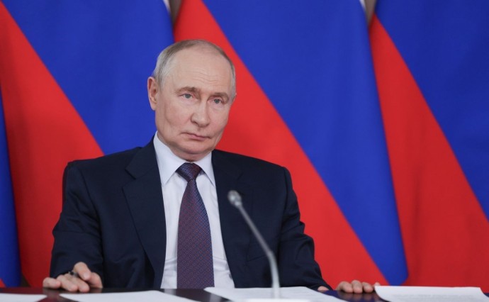 Путин поручил ускорить обновление общественного транспорта в регионах России Путин поручил ускорить обновление общественного транспорта в регионах России