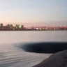 Пугающую воронку на Волге запечатлели в эти выходные. Мэр Краснослободска объяснил, что произошло